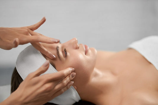 Lymphatic Drainage Face (30 Minutes)